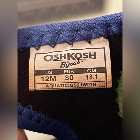 Oshkosh B’gosh Aquatic Water shoes - Picture 5 of 6